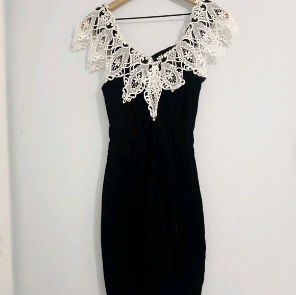 Vintage Gunne Sax • Black Velvet Dress - Picture 3 of 11